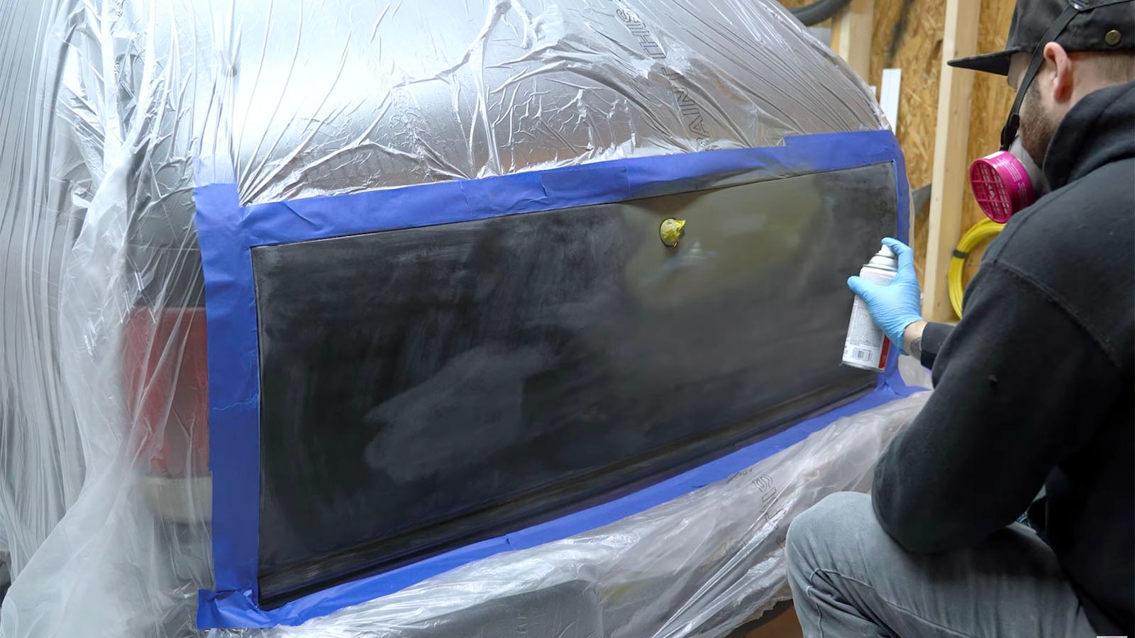Painting a tailgate with rattle can paint